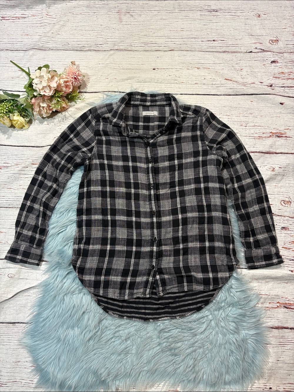 Outerknown Black White Plaid 3/4 Sleeve Flannel Button Down